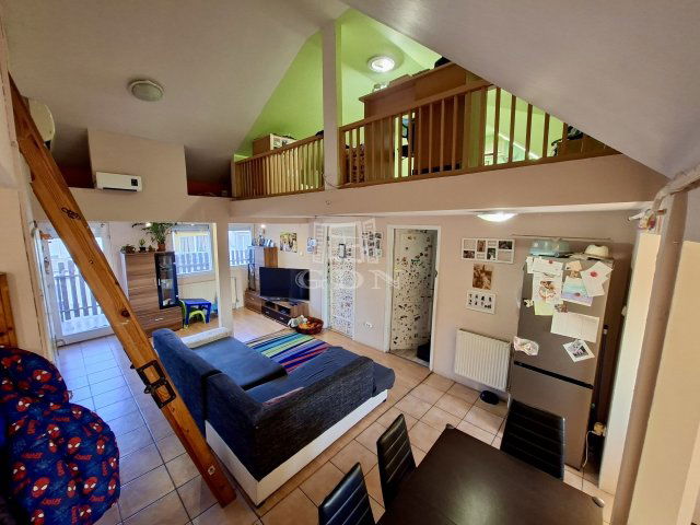 Eladó téglalakás, Vácon 67 M Ft, 3 szobás