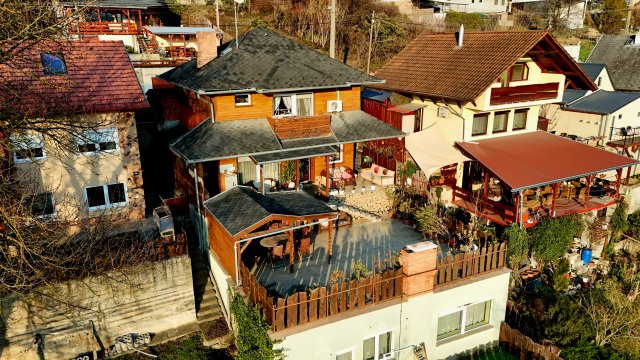 Eladó családi ház, Vácon 94.9 M Ft, 4 szobás