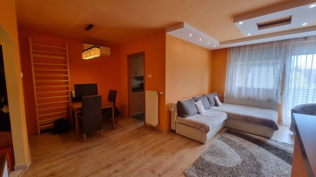 Eladó téglalakás, Szegeden 89.9 M Ft, 2 szobás