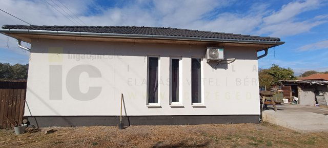 Eladó családi ház, Zsombón 59.5 M Ft, 1+2 szobás