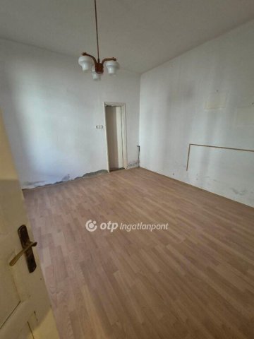Eladó családi ház, Mezőlakon 24.9 M Ft, 2 szobás