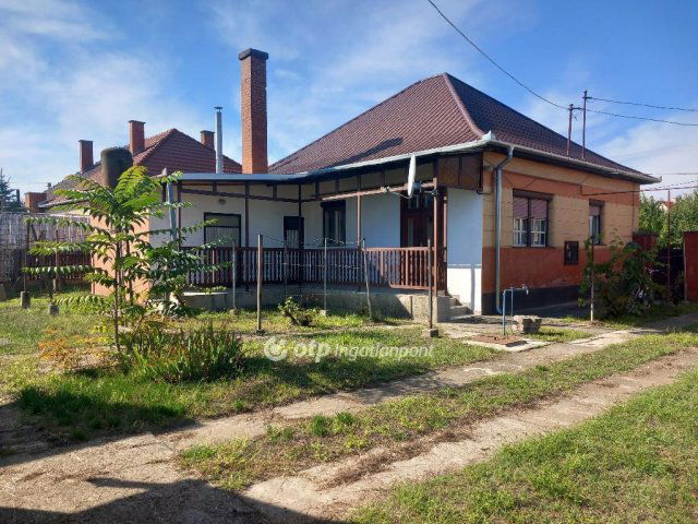 Eladó családi ház, Mikepércsen 58.99 M Ft, 2 szobás