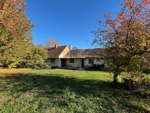 Eladó családi ház, Mezőszilason 10 M Ft, 3 szobás