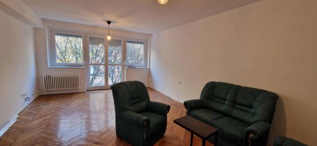 Eladó téglalakás, Kaposváron, Fő utcában 35.5 M Ft, 1 szobás