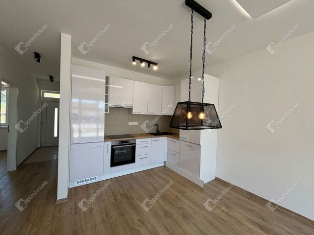 Kiadó téglalakás, albérlet, Győrújbaráton 290 E Ft / hó