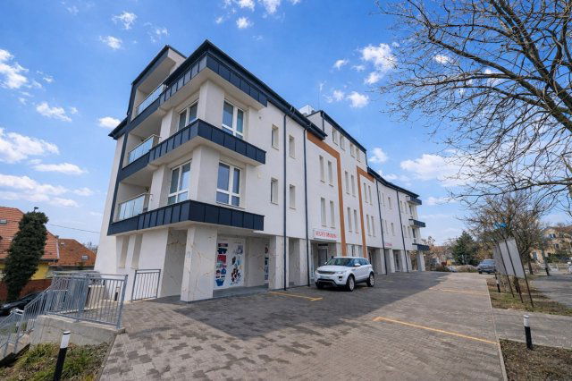 Kiadó üzlethelyiség, Budapesten, XVIII. kerületben, Gilice téren