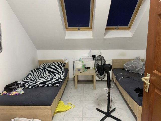 Eladó családi ház, Vecsésen 299.9 M Ft, 1 szobás