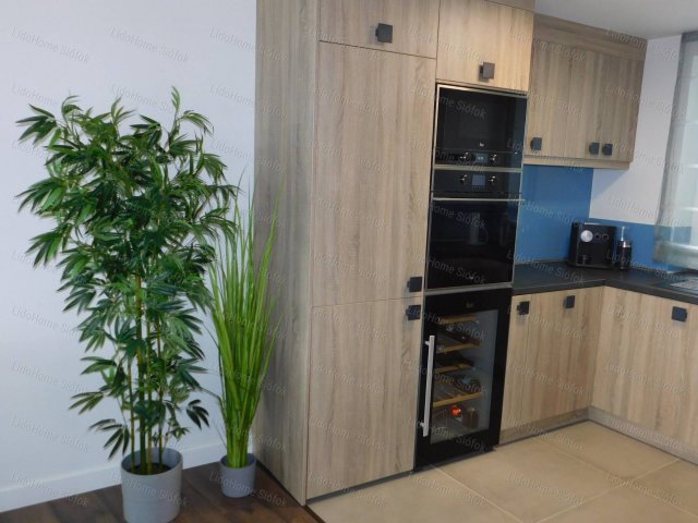 Eladó téglalakás, Siófokon 190 M Ft, 3 szobás