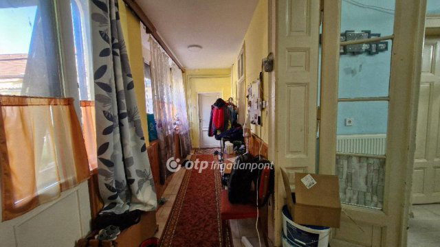 Eladó téglalakás, Nagykőrösön 50 M Ft, 3 szobás