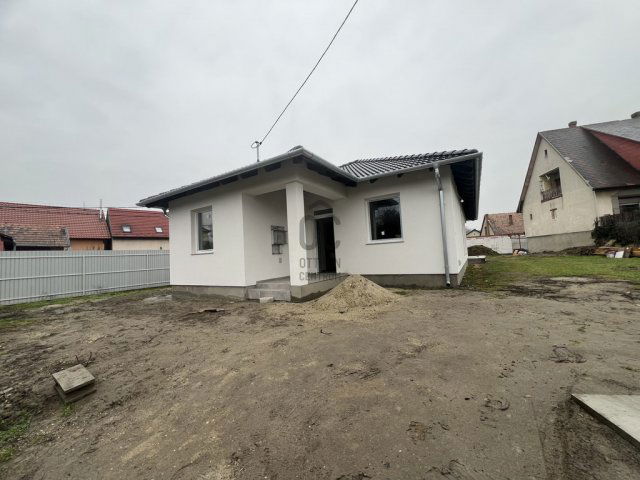 Eladó családi ház, Szigetszentmiklóson 129 M Ft, 5 szobás