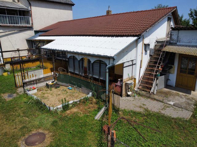 Eladó téglalakás, Hevesen 11.5 M Ft, 3 szobás