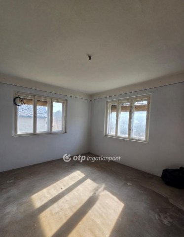 Eladó családi ház, Bekölcén 22 M Ft, 4 szobás