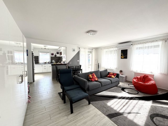 Eladó ikerház, Szigetszentmiklóson 109.9 M Ft, 4 szobás