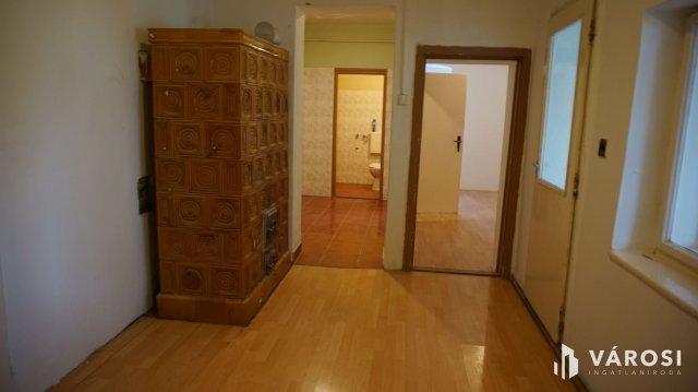 Eladó családi ház, Hódmezővásárhelyen 60 M Ft, 7 szobás
