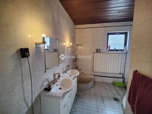 Eladó családi ház, Budapesten, XVIII. kerületben 160 M Ft