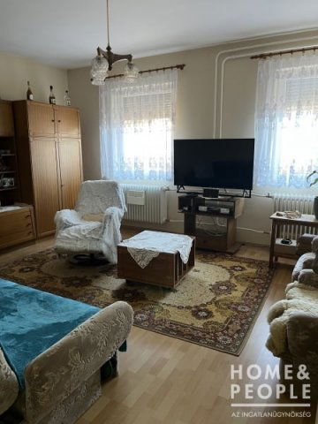 Eladó családi ház, Szegeden 79.8 M Ft, 4+1 szobás