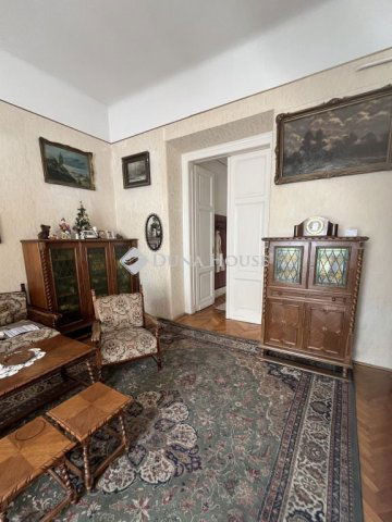 Eladó téglalakás, Budapesten, V. kerületben, Báthory utcában