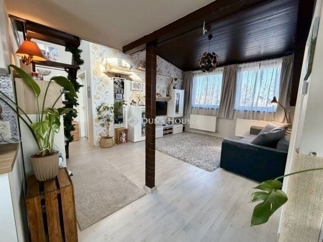 Eladó téglalakás, Budapesten, XIV. kerületben 100 M Ft, 3 szobás