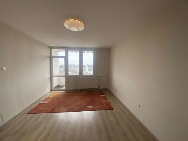 Eladó panellakás, Nyíregyházán 38 M Ft, 1+1 szobás