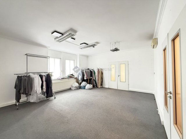 Eladó üzlethelyiség, Budapesten, VI. kerületben 135 M Ft