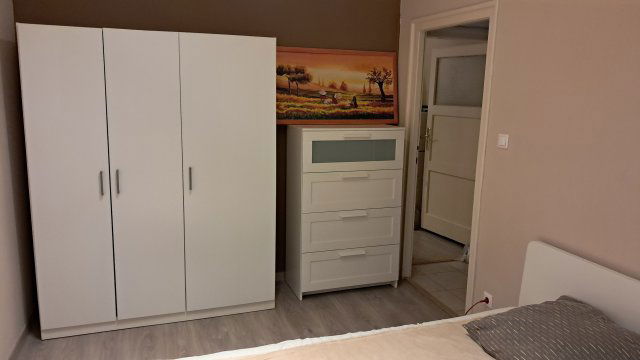 Kiadó téglalakás, albérlet, Szolnokon 180 E Ft / hó, 3 szobás