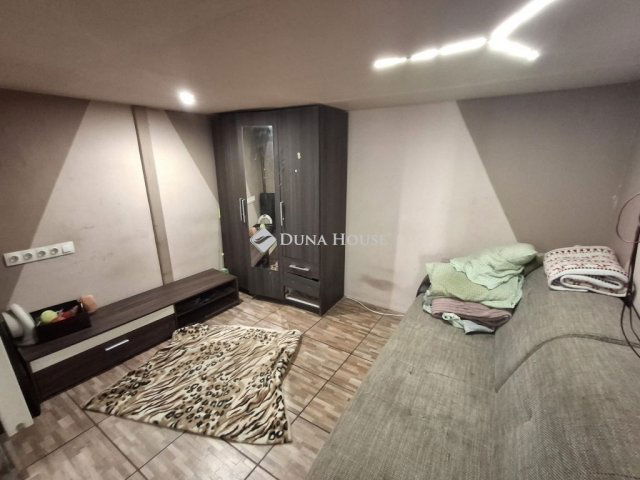 Eladó téglalakás, Budapesten, X. kerületben 32.9 M Ft, 3 szobás