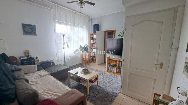 Eladó családi ház, Vecsésen 79.9 M Ft, 4 szobás