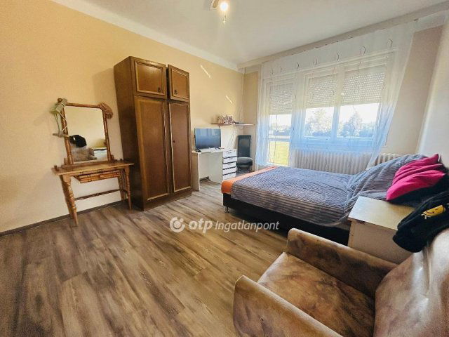 Eladó családi ház, Gávavencsellőn 29.99 M Ft, 4 szobás