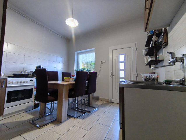 Eladó családi ház, Dombóváron 38 M Ft, 4 szobás