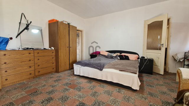 Eladó családi ház, Pakson 39.9 M Ft, 4 szobás