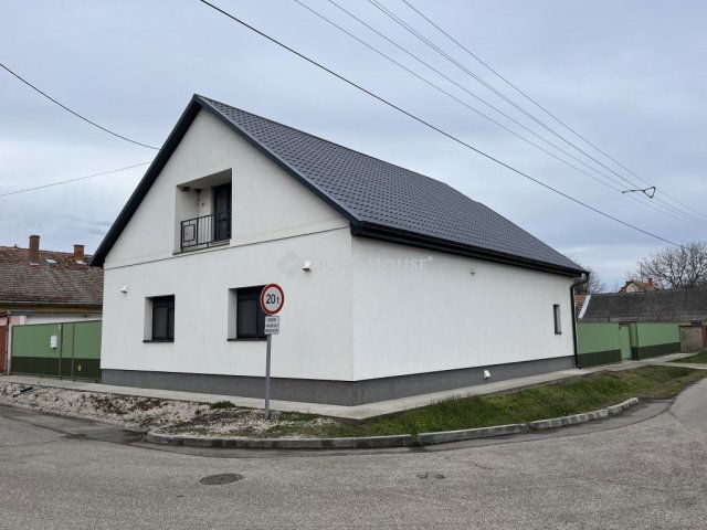 Eladó családi ház, Foktőn 49.9 M Ft, 3 szobás