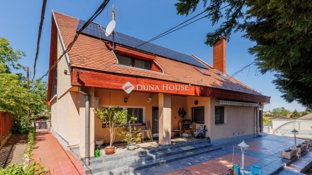 Eladó családi ház, Dunaújvárosban, Gőzmalom utcában 219 M Ft
