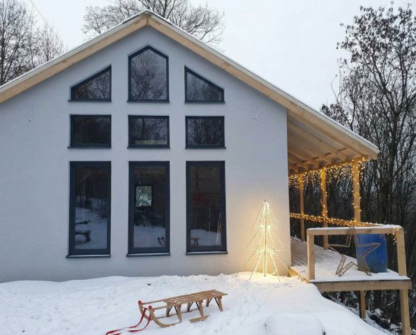 Eladó családi ház, Esztergomban 99 M Ft, 2 szobás