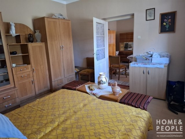 Eladó családi ház, Kisteleken 33.99 M Ft, 2 szobás