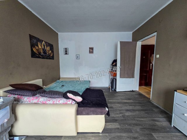 Eladó panellakás, Budapesten, XV. kerületben 46.5 M Ft