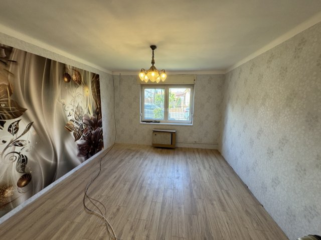 Eladó családi ház, Veszprémben 125 M Ft, 4+3 szobás