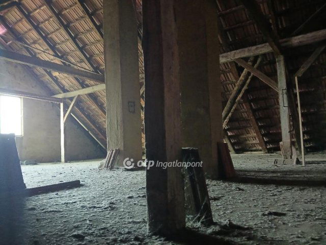 Eladó családi ház, Adácson 35 M Ft, 3 szobás