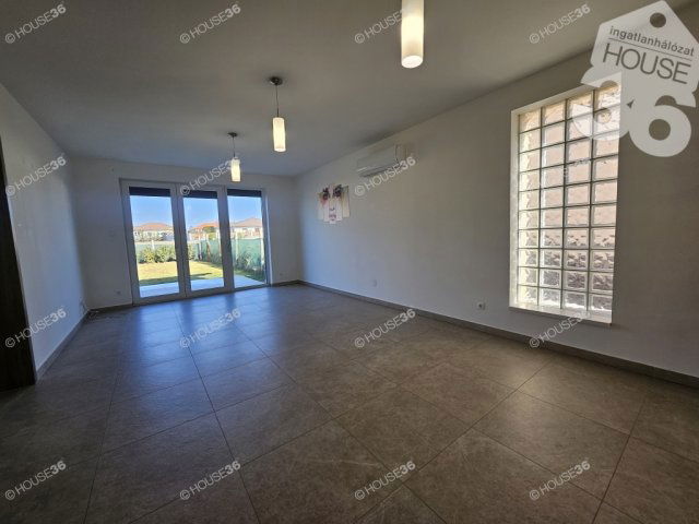 Kiadó ikerház, albérlet, Kecskeméten 490 E Ft / hó, 5 szobás