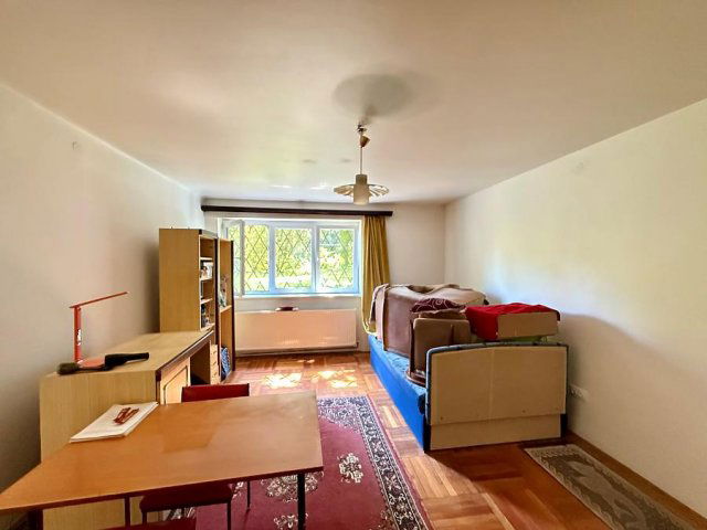 Eladó téglalakás, Budapesten, II. kerületben, Eszter utcában