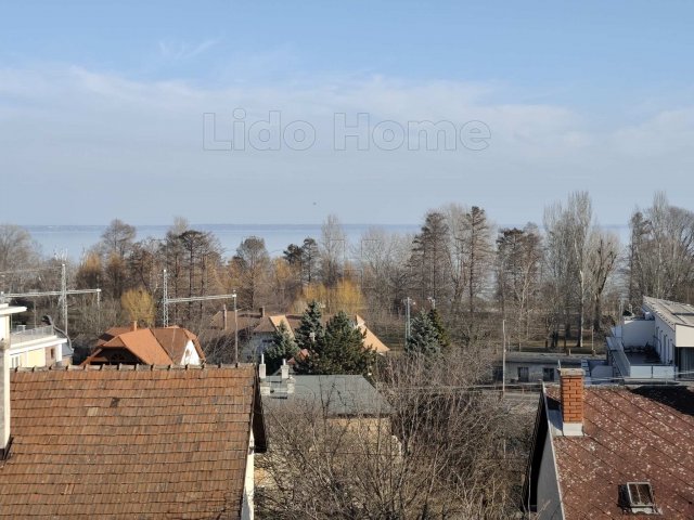 Eladó családi ház, Balatonalmádiban 189 M Ft, 7 szobás