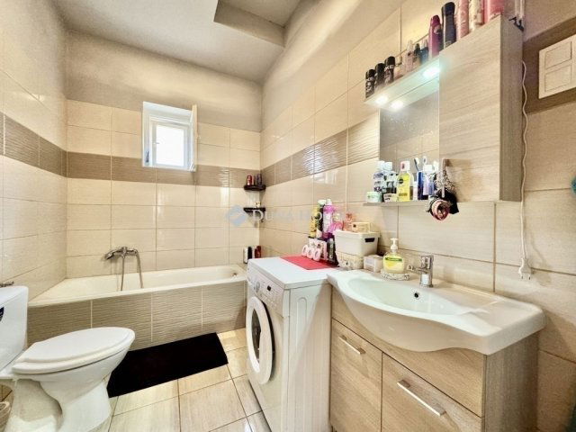 Eladó családi ház, Üllőn 92.9 M Ft, 4 szobás