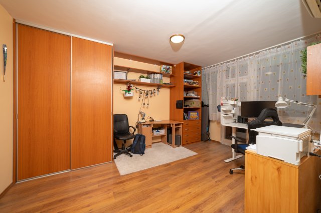 Eladó panellakás, Budapesten, IV. kerületben, Virág utcában