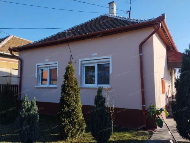 Eladó családi ház, Törökszentmiklóson 29.5 M Ft, 2 szobás
