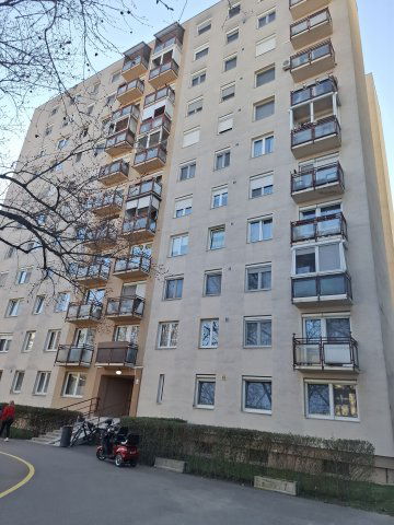 Eladó panellakás, Debrecenben 48.99 M Ft, 1+1 szobás