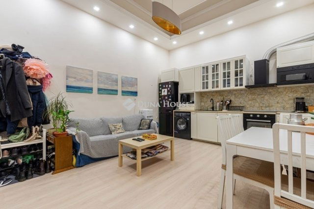 Eladó téglalakás, Budapesten, VIII. kerületben 79.9 M Ft