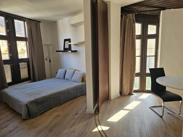 Kiadó téglalakás, albérlet, Pécsett 200 E Ft / hó, 2+1 szobás