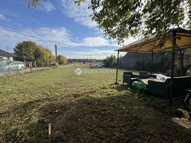 Eladó telek, Pócsmegyeren 25 M Ft / költözzbe.hu