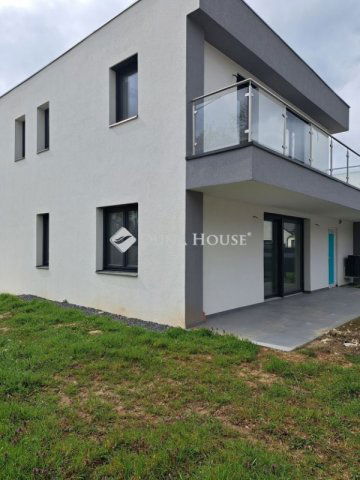 Eladó sorház, Ajkán 81.9 M Ft, 5 szobás / költözzbe.hu