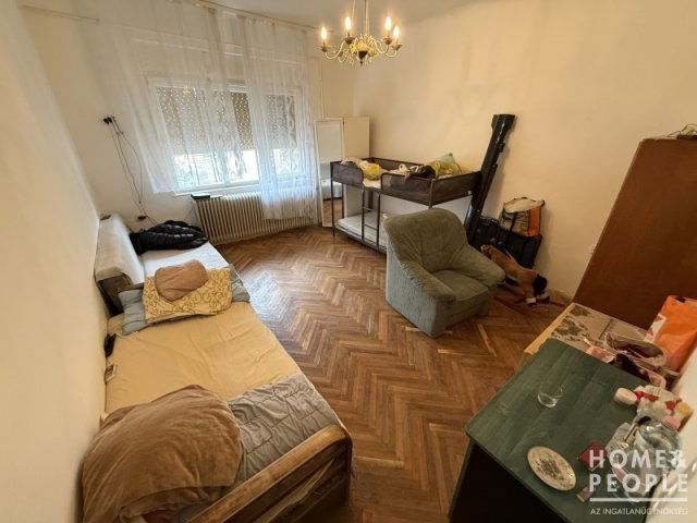 Eladó családi ház, Szegeden 80.99 M Ft, 3 szobás