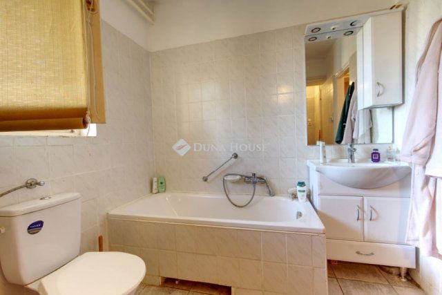 Eladó téglalakás, Budapesten, II. kerületben 162.2 M Ft